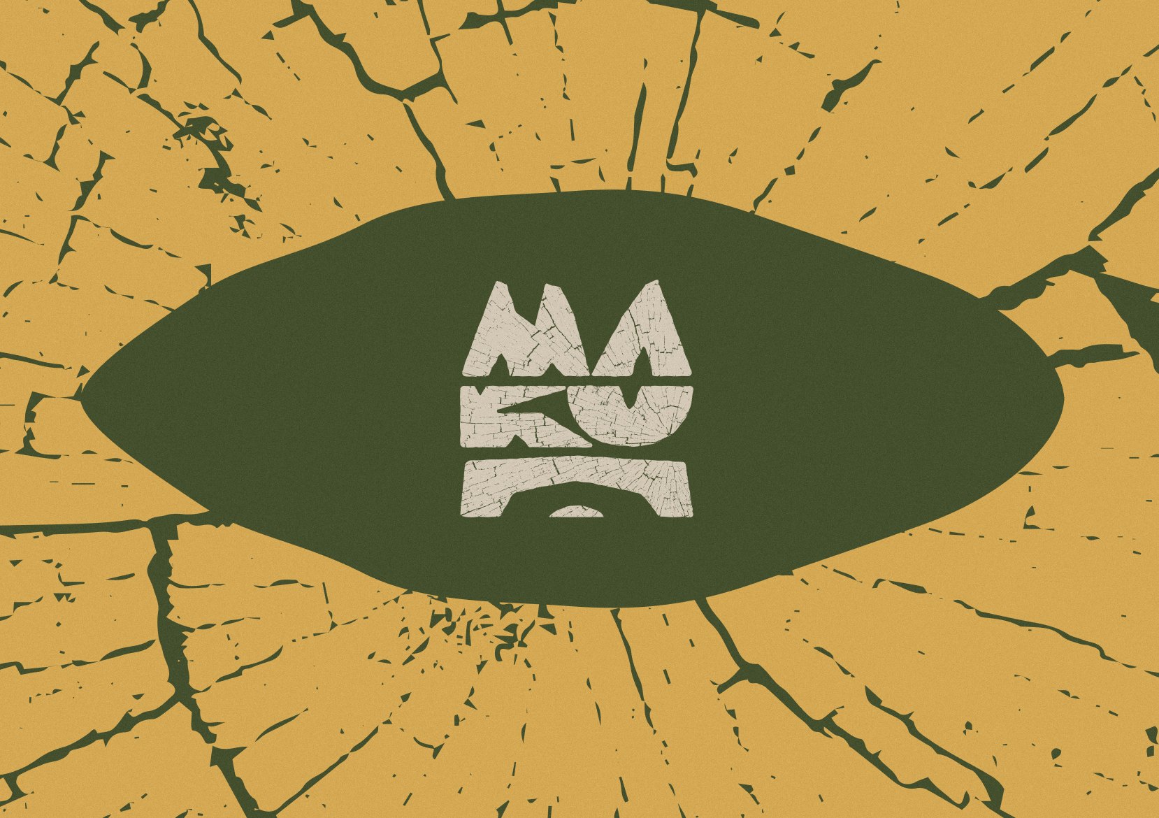 MAKUA — logo sobre madera